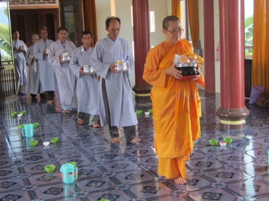 Tịnh xá Ngọc Sơn tổ chức khóa tu Bát quan trai lần 1 năm 2015