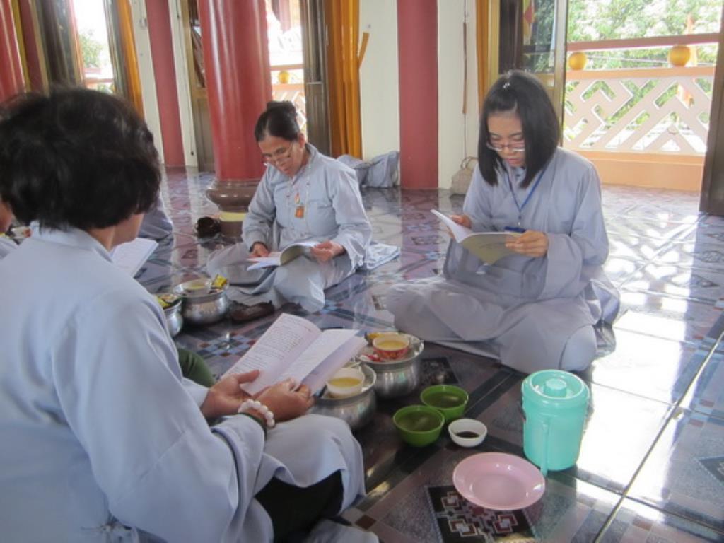 Tịnh xá Ngọc Sơn tổ chức khóa tu Bát quan trai lần 1 năm 2015