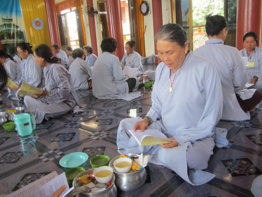 Tịnh xá Ngọc Sơn tổ chức khóa tu Bát quan trai lần 1 năm 2015