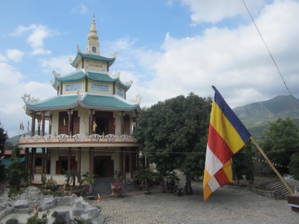 Tịnh xá Ngọc Sơn tổ chức khóa tu Bát quan trai lần 1 năm 2015