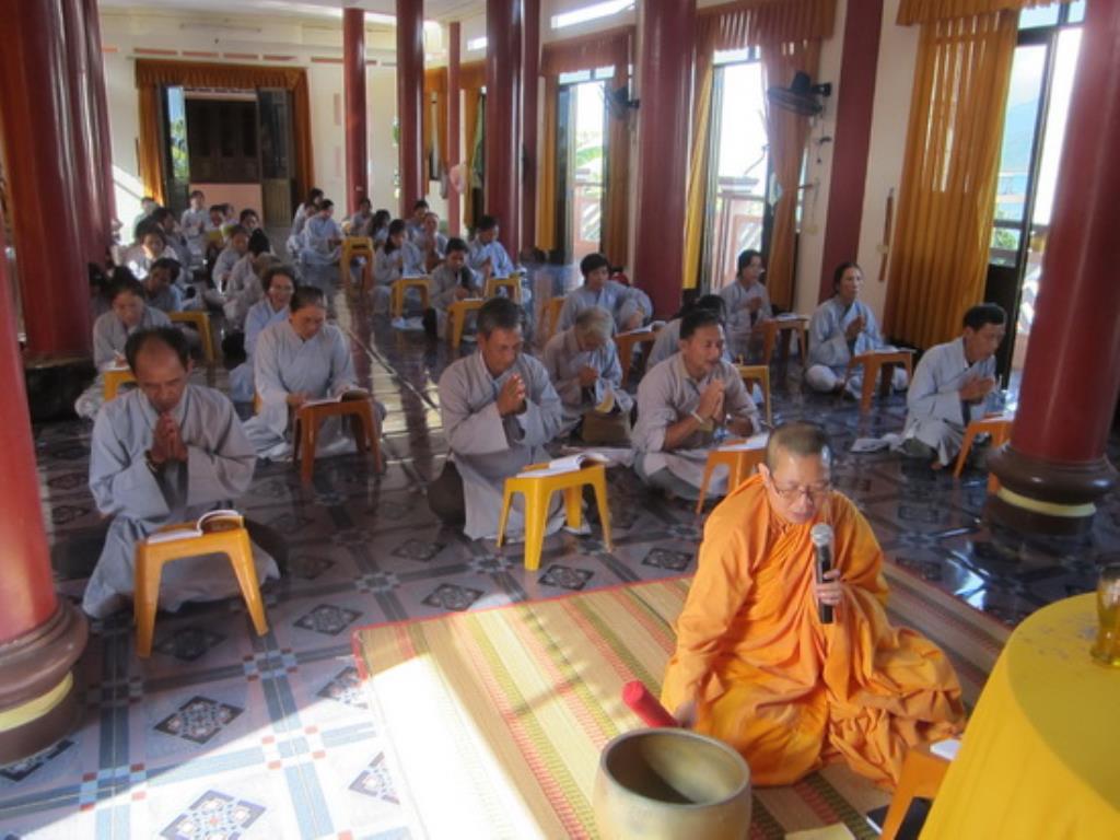 Tịnh xá Ngọc Sơn tổ chức khóa tu Bát quan trai lần 1 năm 2015