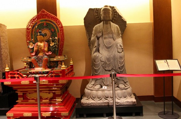 Singapore: Di tích Phật Nha Tự (Xá lợi Răng Phật)
