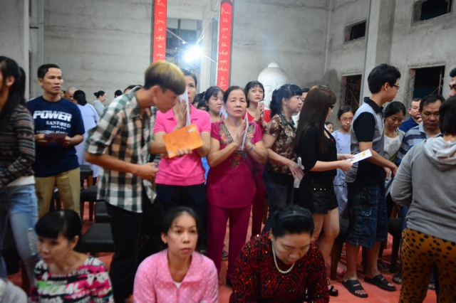 Chùm ảnh: Trang nghiêm lễ đón giao thừa Ất Mùi 2015 tại Chùa Giác Ngộ