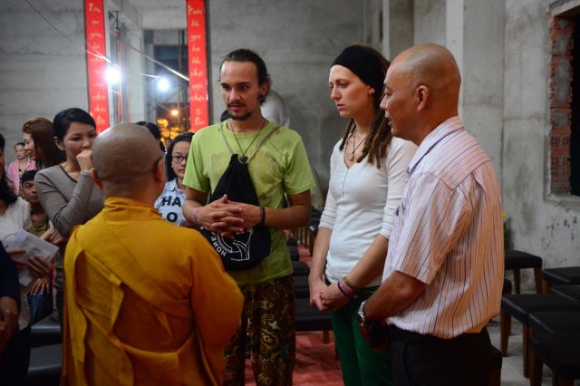 Chùm ảnh: Trang nghiêm lễ đón giao thừa Ất Mùi 2015 tại Chùa Giác Ngộ