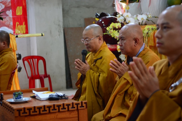 Chùm ảnh: Trang nghiêm lễ đón giao thừa Ất Mùi 2015 tại Chùa Giác Ngộ