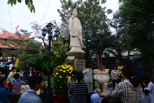 Chùa Giác Ngộ: Hơn 1000 Phật tử hành hương thập tự đầu năm Ất Mùi