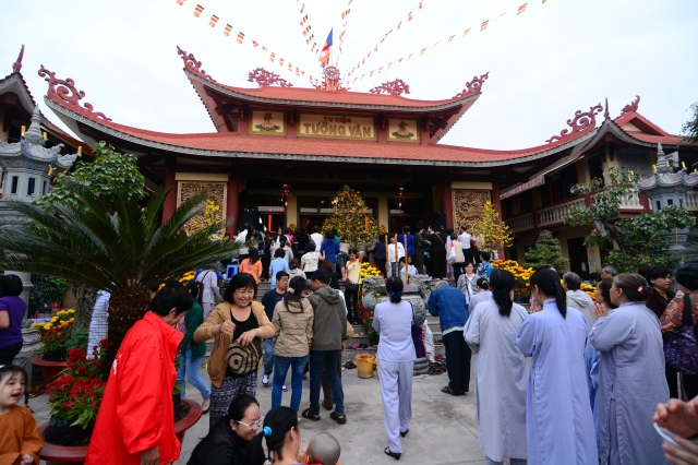 Chùa Giác Ngộ: Hơn 1000 Phật tử hành hương thập tự đầu năm Ất Mùi