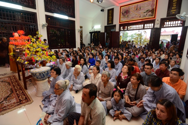 Chùa Giác Ngộ: Hơn 1000 Phật tử hành hương thập tự đầu năm Ất Mùi