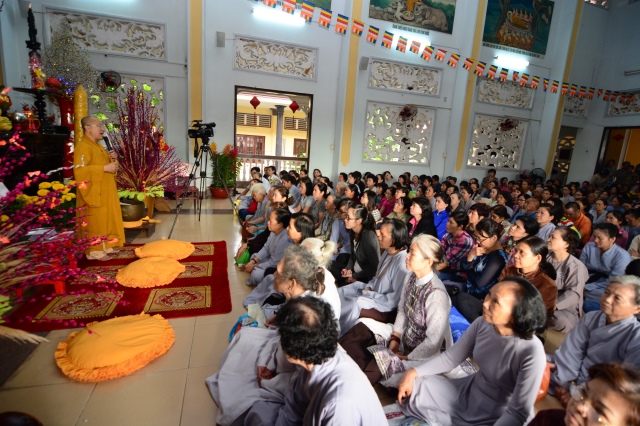 Chùa Giác Ngộ: Hơn 1000 Phật tử hành hương thập tự đầu năm Ất Mùi