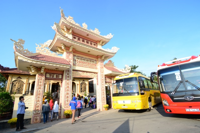 Chùa Giác Ngộ: Hơn 1000 Phật tử hành hương thập tự đầu năm Ất Mùi