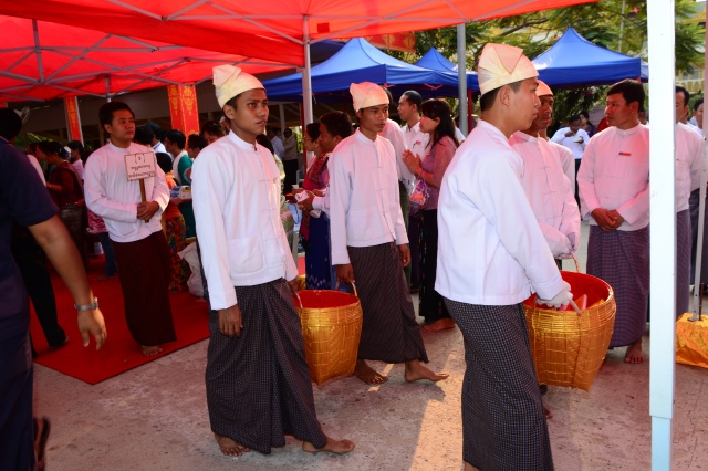 TT. Thích Nhật Từ đón nhận danh hiệu &quot;Người Thắp Đuốc Diệu Pháp&quot; của Miến Điện