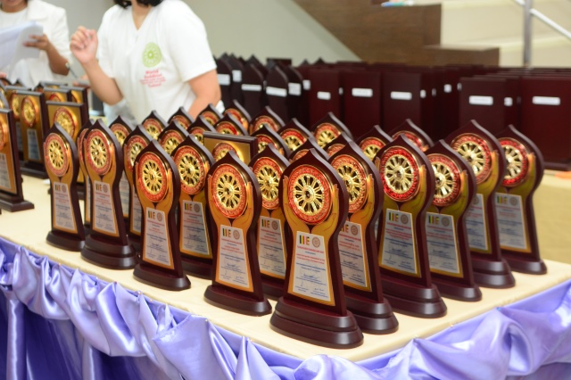 TT. Thích Nhật Từ nhận giải thưởng &quot;Lãnh Đạo Xuất Sắc Phật Giáo Thế Giới&quot; tại Thái Lan