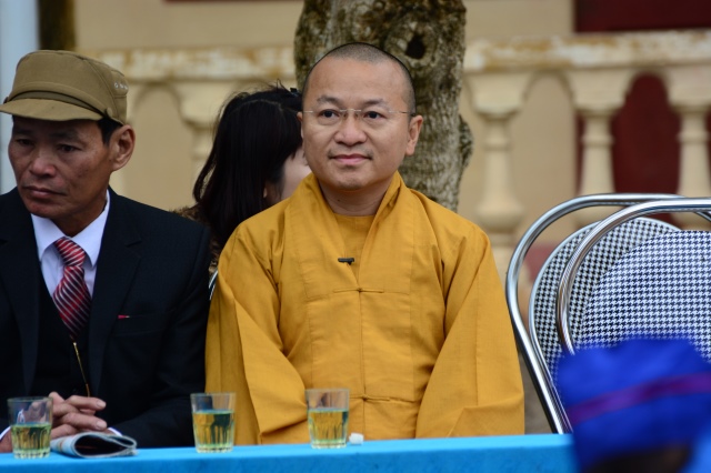 Quỹ Đạo Phật Ngày Nay: Tặng quà tại chùa Tượng Sơn và học sinh Trường THCS Đặng Dung - Hà Tĩnh