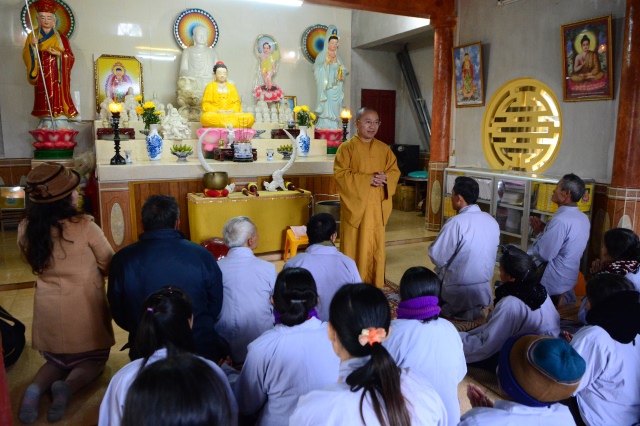 Quỹ Đạo Phật Ngày Nay: Tặng quà tại chùa Tượng Sơn và học sinh Trường THCS Đặng Dung - Hà Tĩnh