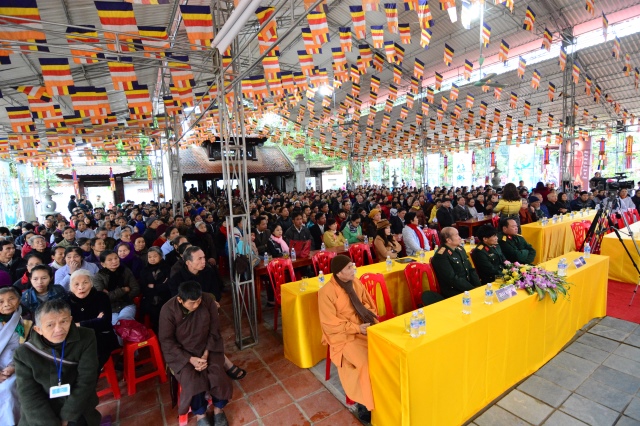 Quỹ Đạo Phật Ngày Nay: Tặng quà tại chùa Tượng Sơn và học sinh Trường THCS Đặng Dung - Hà Tĩnh