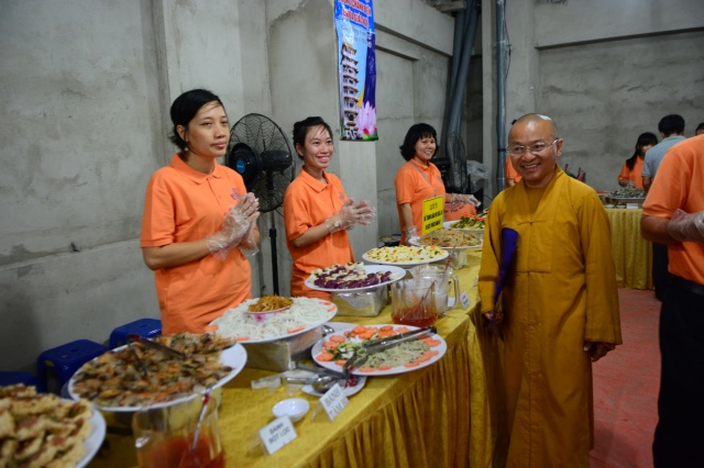 Chùa Giác Ngộ tổ chức tiệc chay gây quỹ xây dựng giai đoạn 3
