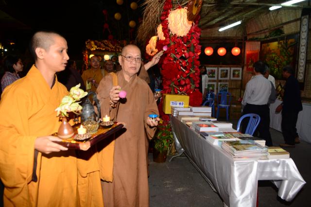 TP.HCM: Tưng bừng khai mạc Lễ hội Văn hóa Dân tộc và Phật giáo &#039;Xuân Phương Nam&#039;
