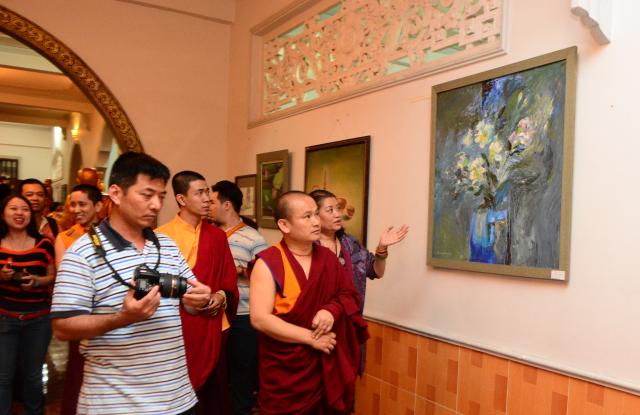 Quỹ Đạo Phật Ngày Nay: Triển lãm tranh gây quỹ từ thiện