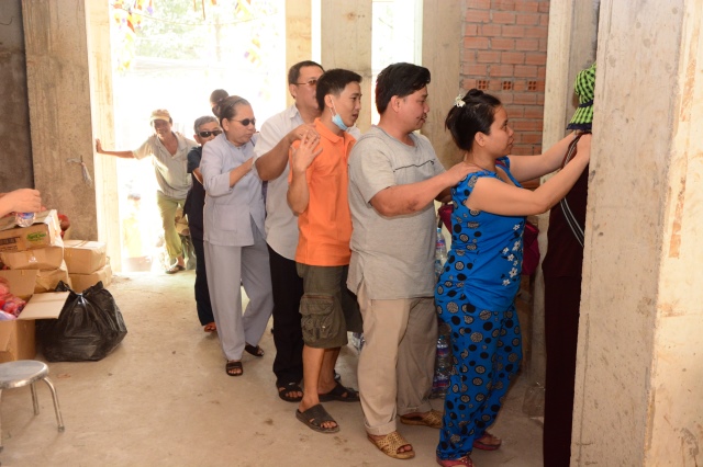 Quỹ Đạo Phật Ngày Nay: Trao tặng quà Tết yêu thương lần thứ 4 tại Chùa Giác Ngộ