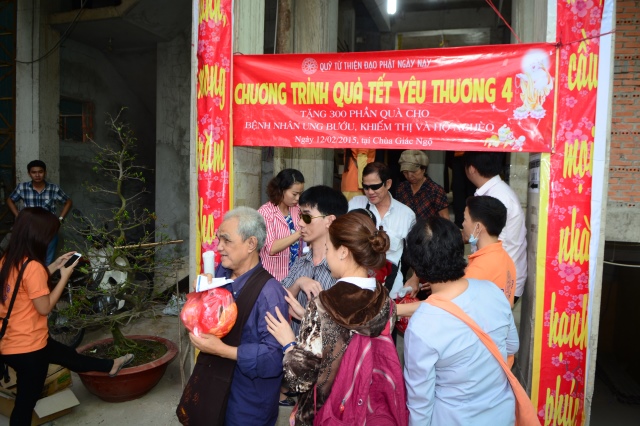 Quỹ Đạo Phật Ngày Nay: Trao tặng quà Tết yêu thương lần thứ 4 tại Chùa Giác Ngộ