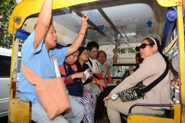 Quỹ Đạo Phật Ngày Nay: Trao tặng quà Tết yêu thương lần thứ 4 tại Chùa Giác Ngộ