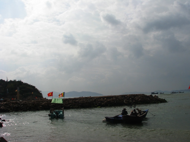 Khánh Hòa: Lễ Đặt đá khởi công Đại trùng tu chùa Từ Tôn (Hòn Đỏ)