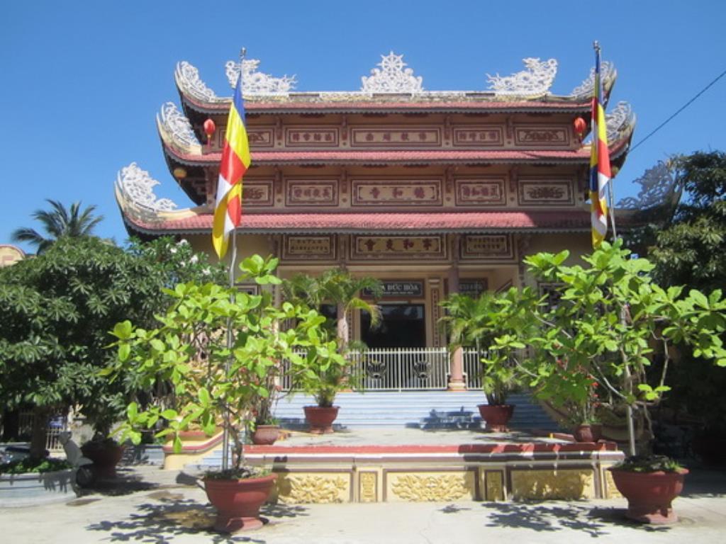 Khóa tu Bát quan trai đầu năm tại chùa Đức Hòa