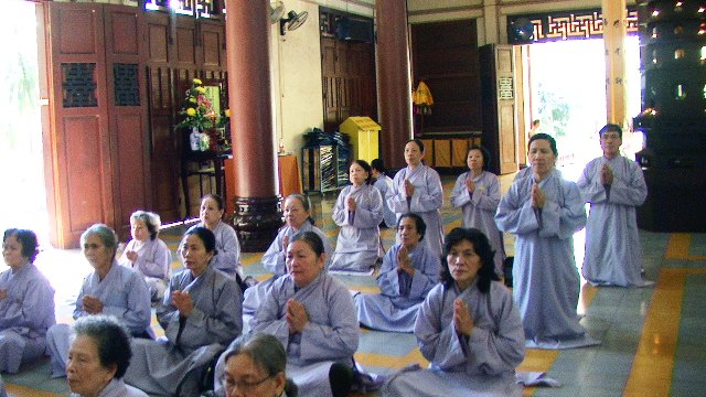 Khánh Hòa: Chùa Sắc tứ Long Sơn tổ chức lễ Vía Đức Phật A Di Đà