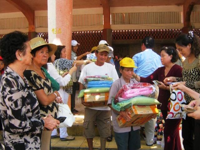 Phật giáo Khánh Hòa làm từ thiện năm 2014 trên 7 tỷ đồng