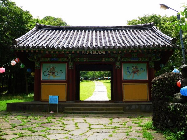 Hàn Quốc: Chùm ảnh Danh lam thắng cảnh Quan Âm Cổ Tự đảo Jeju
