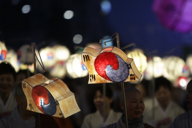 Hàn Quốc: Lung linh lễ hội đèn lồng mừng Phật đản tại trung tâm Seoul