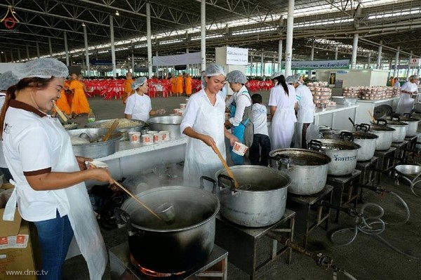 Thái Lan: Chùm ảnh Thiền viện Dhammakaya tổ chức thi Nghiên cứu Kinh tạng Pali cho các chùa toàn quốc
