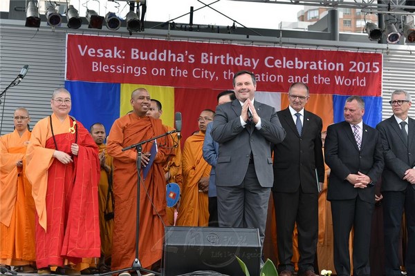 Canada: Chương trình văn hóa Phật chào mừng ngày Phật đản PL. 2559