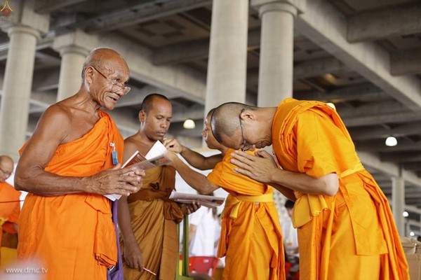 Thái Lan: Chùm ảnh Sự kiện Ngày Trái Đất tổ chức tại Tu viện viện Wat Phra Dhammakaya, Bangkok