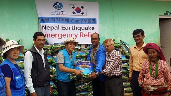Chùm ảnh Phật giáo Hàn Quốc cứu trợ nạn động đất tại Nepal