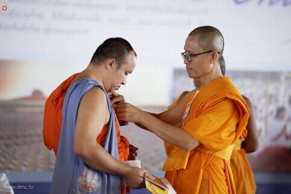 Thái Lan: Chùm ảnh Sự kiện Ngày Trái Đất tổ chức tại Tu viện viện Wat Phra Dhammakaya, Bangkok