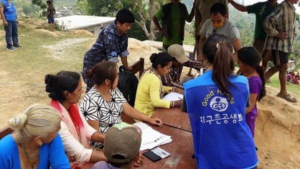 Chùm ảnh Phật giáo Hàn Quốc cứu trợ nạn động đất tại Nepal