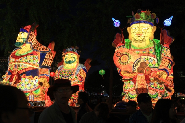 Hàn Quốc: Lung linh lễ hội đèn lồng mừng Phật đản tại trung tâm Seoul