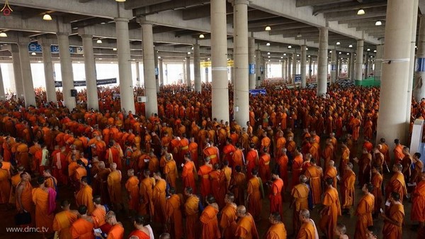 Thái Lan: Chùm ảnh Sự kiện Ngày Trái Đất tổ chức tại Tu viện viện Wat Phra Dhammakaya, Bangkok