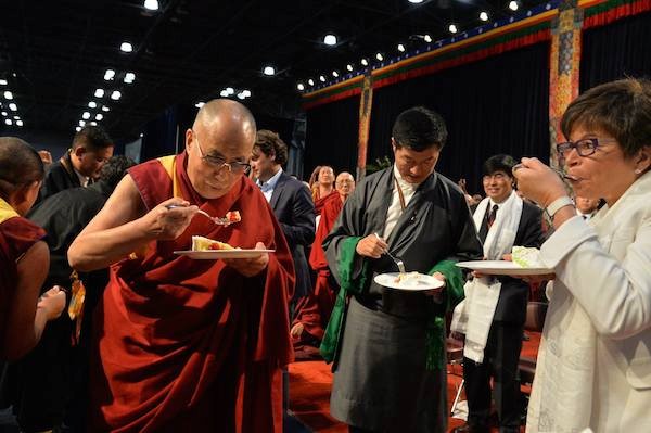 Bà Valerie Jarrett, cố vấn cao cấp cho Tổng thống Obama, phát biểu dịp Sinh nhật đức Đạt Lai Lạt Ma