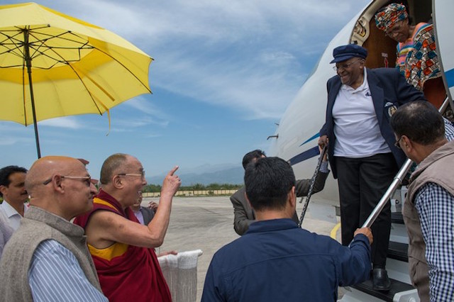 Ấn Độ Chùm ảnh Đức Đạt Lai Lạt Ma đón Tổng giám mục Nam Phi Desmond Tutu