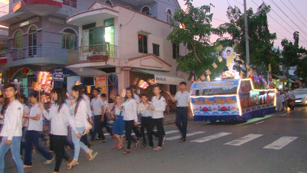 Hà Tiên: Chùm ảnh Đại lễ Phật đản tại biên cương cực nam Tổ quốc