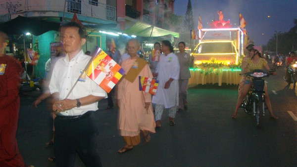 Hà Tiên: Chùm ảnh Đại lễ Phật đản tại biên cương cực nam Tổ quốc
