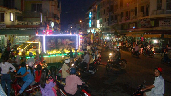 Hà Tiên: Chùm ảnh Đại lễ Phật đản tại biên cương cực nam Tổ quốc
