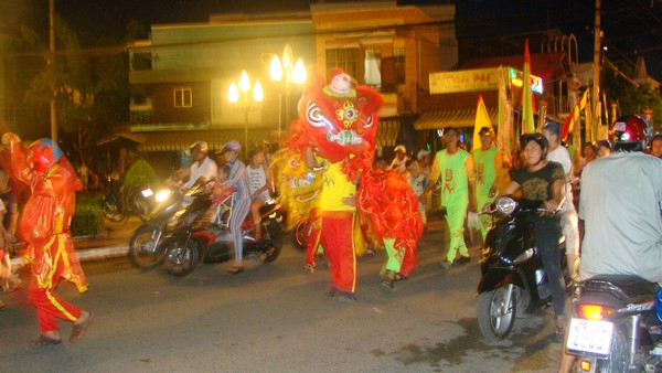 Hà Tiên: Chùm ảnh Đại lễ Phật đản tại biên cương cực nam Tổ quốc