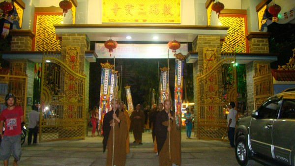 Hà Tiên: Chùm ảnh Đại lễ Phật đản tại biên cương cực nam Tổ quốc