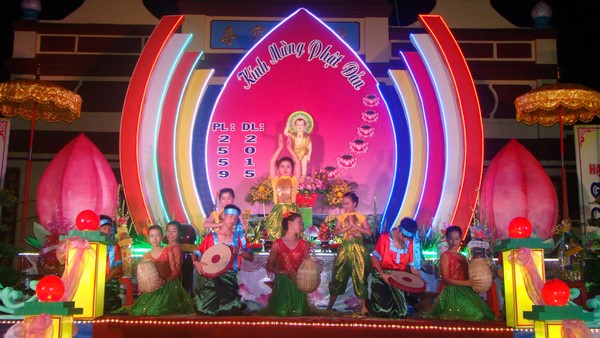 Hà Tiên: Chùm ảnh Đại lễ Phật đản tại biên cương cực nam Tổ quốc