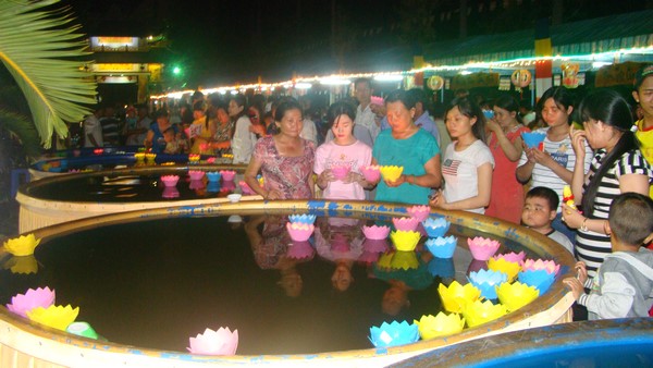 Hà Tiên: Chùm ảnh Đại lễ Phật đản tại biên cương cực nam Tổ quốc