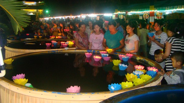 Hà Tiên: Chùm ảnh Đại lễ Phật đản tại biên cương cực nam Tổ quốc