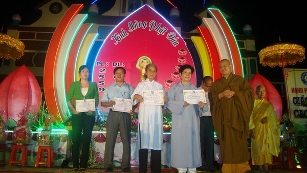 Hà Tiên: Chùm ảnh Đại lễ Phật đản tại biên cương cực nam Tổ quốc